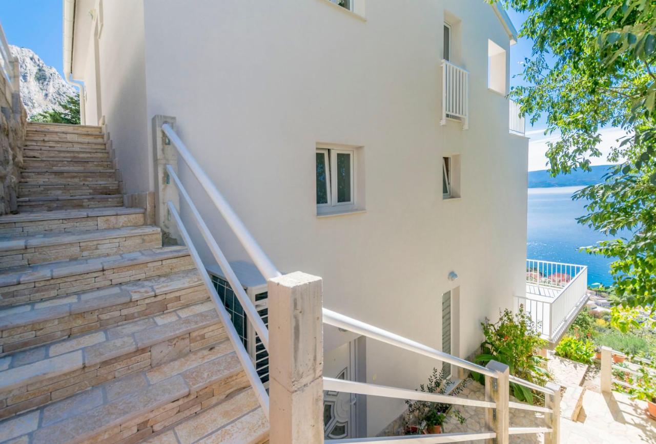 Apartments Luxury View Omis Bagian luar foto