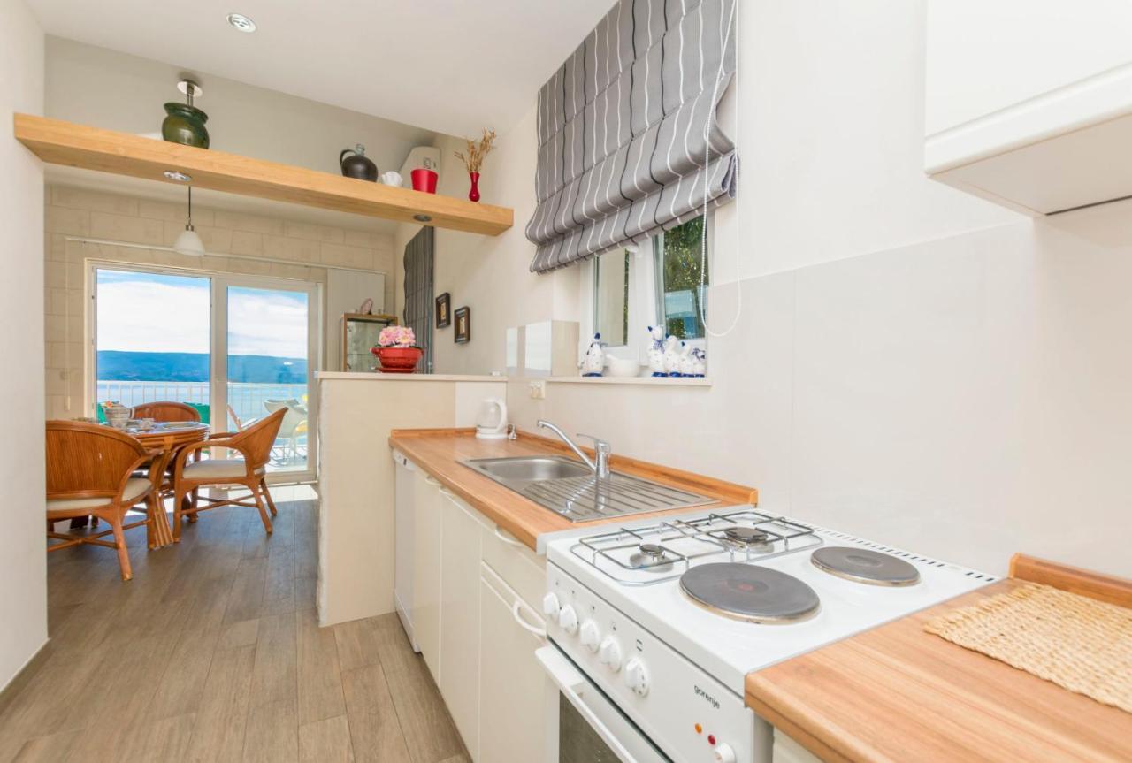Apartments Luxury View Omis Bagian luar foto